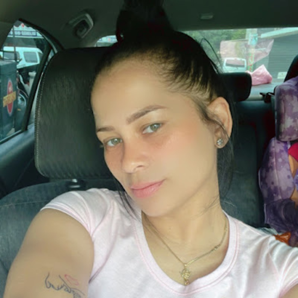 Meet your Posher, Yeisi